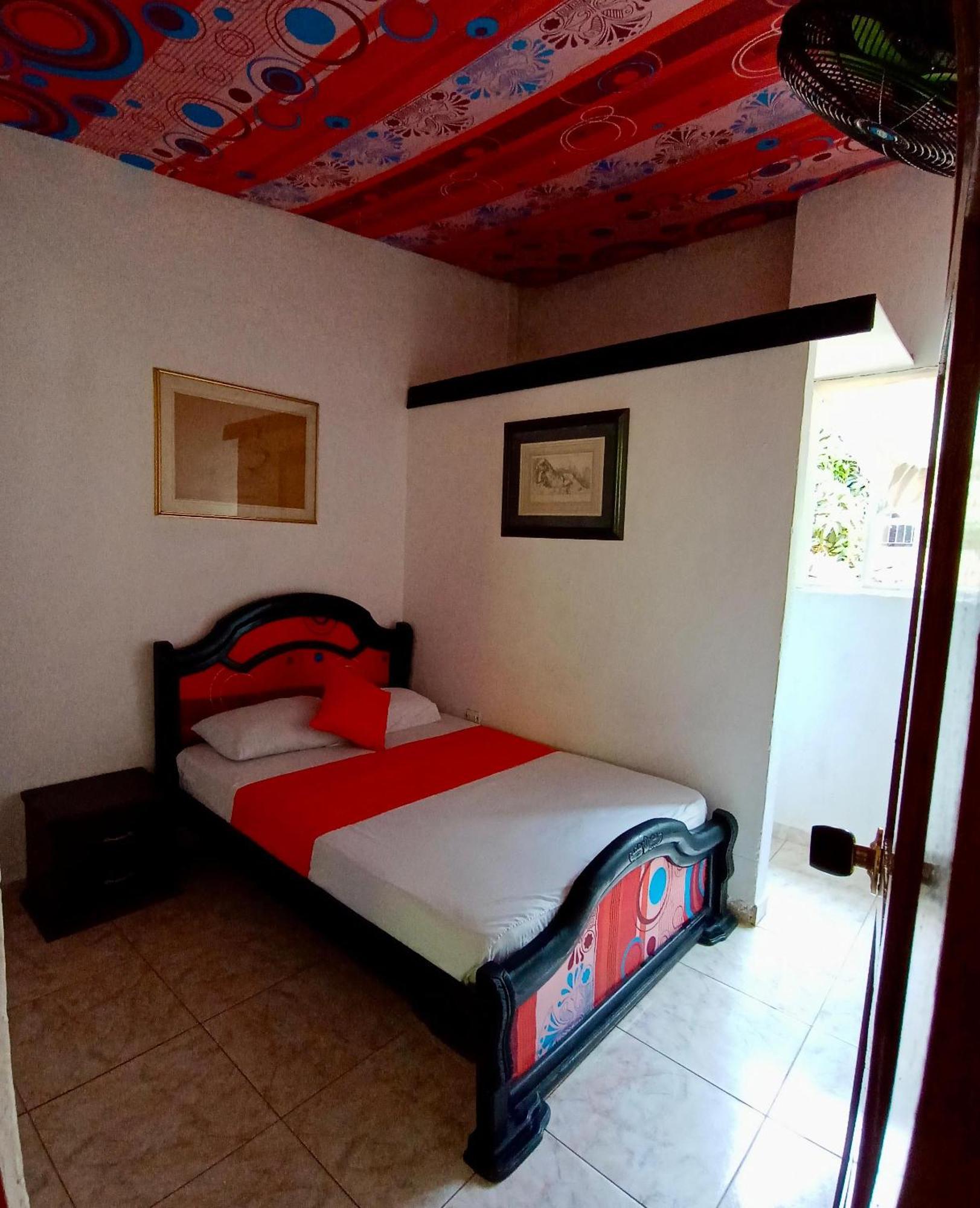 Hostal Las Mariposas Мінка Екстер'єр фото